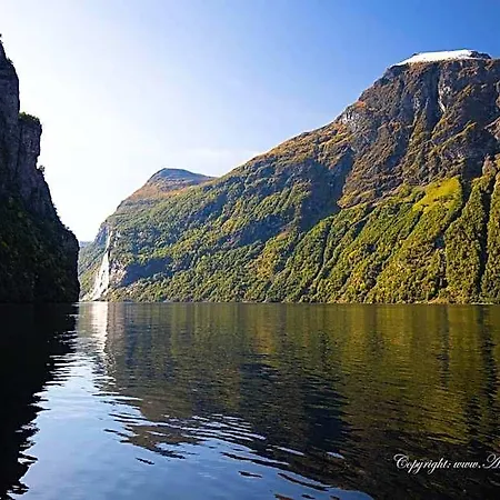 מלון Geirangerfjorden Feriesenter